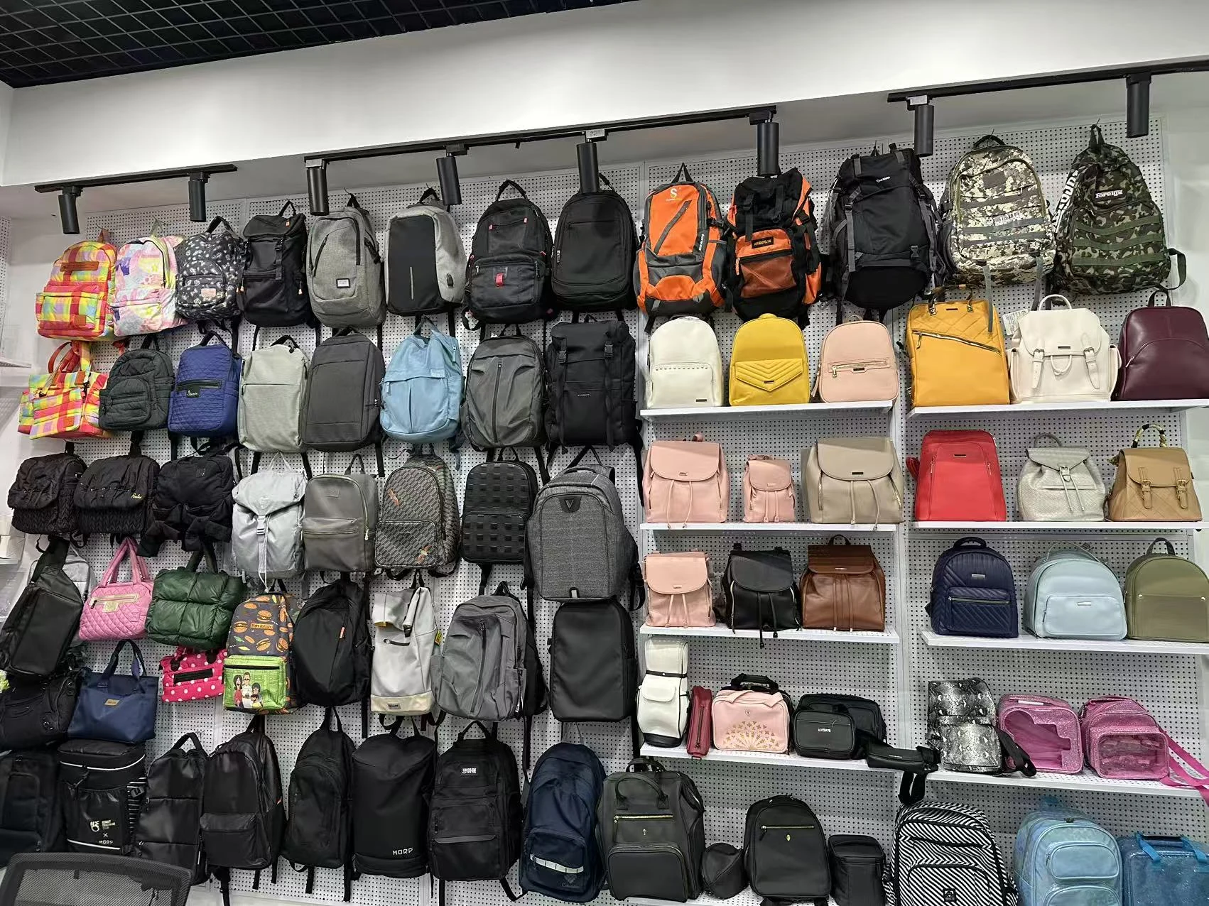 Real Hongzhao custom bag samples displayed for material, color and order planning Real Hongzhao custom bag samples displayed for material, color and order planning