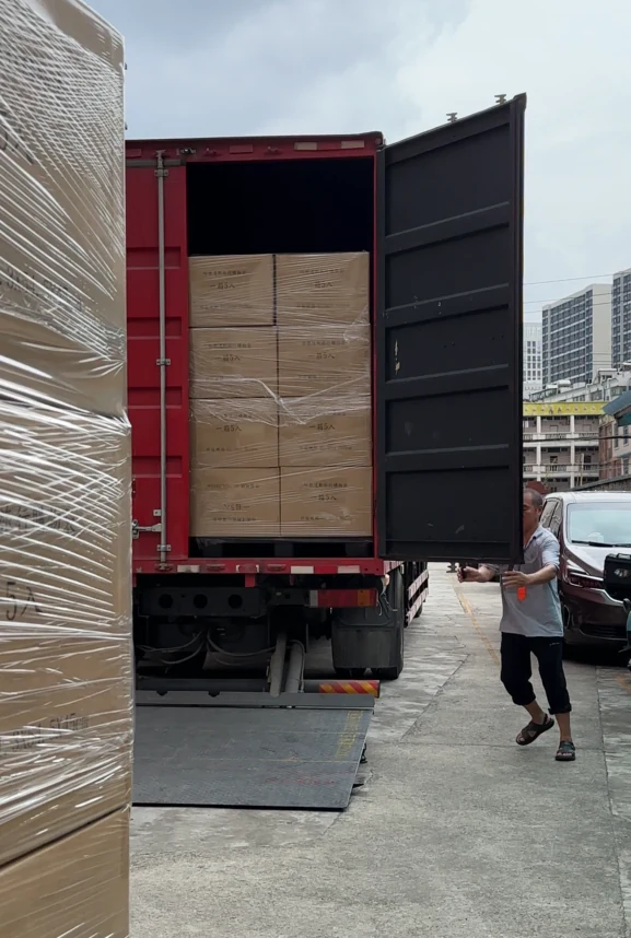 Delivery evidence at Shenzhen Hongzhao Handbag
